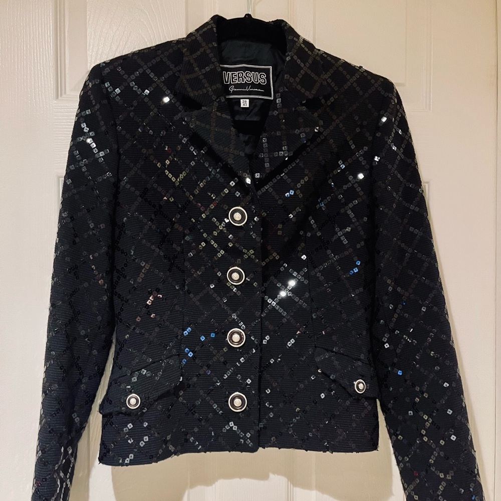 Versace suit jacket and skirt sz 42 (sz4-6) excellent condition must have item